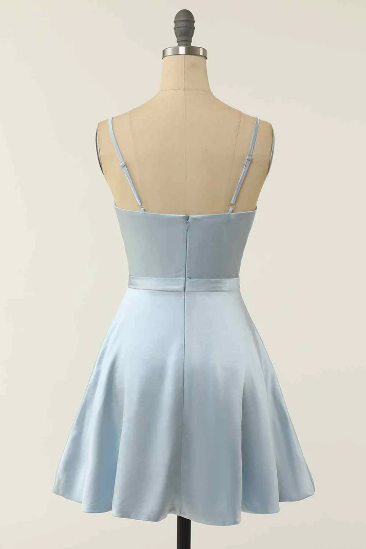Vestido corto de fiesta plisado con escote en V, nudo retorcido y corte en A Y1866