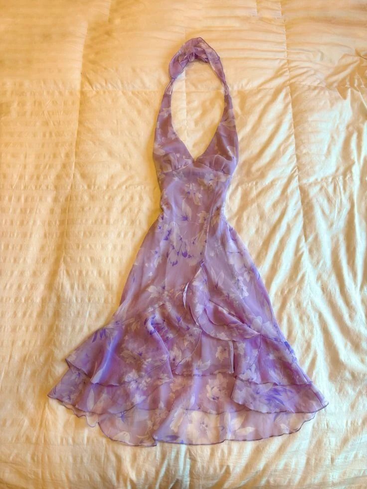 Robe de cocktail courte en mousseline lavande à dos nu Y8102