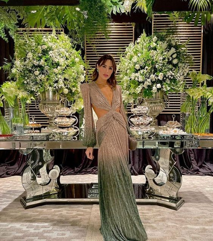 Vestido de noche elegante con escote en V profundo y mangas largas, estilo glamuroso Y6180