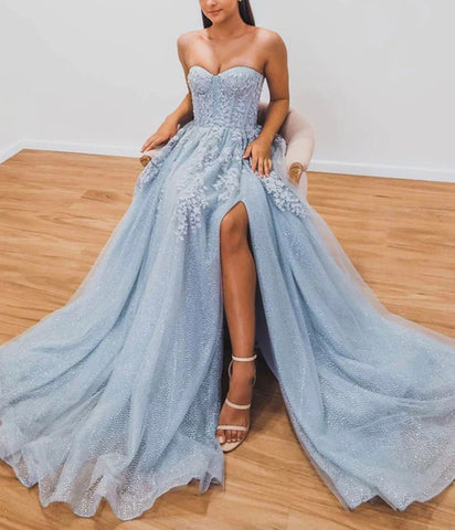 Vestido de noche corte A, brillante y reluciente, vestido formal con cola de corte, sin mangas, escote corazón, tul con apliques de abertura y cuentas