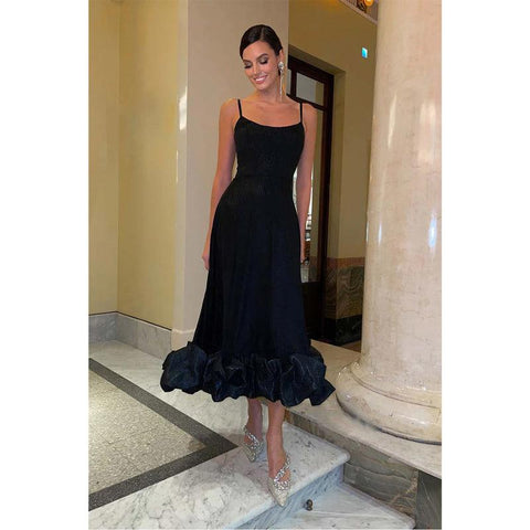 Robe de soirée longue à bretelles spaghetti et volants 