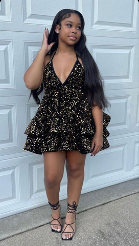 Robes de cocktail à sequins et dos nu scintillants 2025 Robes de bal à volants Y4201