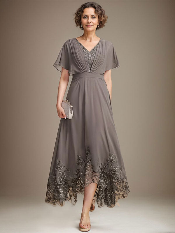 Robe de mère de la mariée asymétrique en mousseline de dentelle, coupe trapèze, col en V et plis