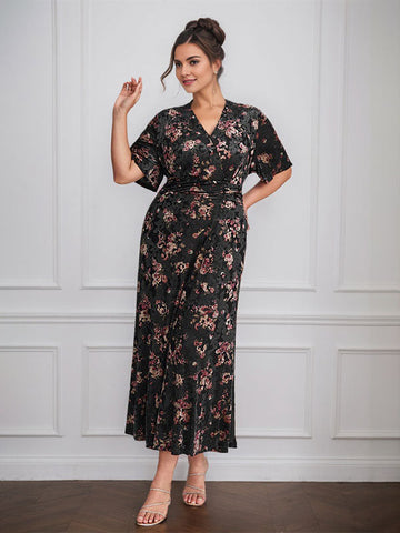 Robe vintage unie en velours, col V, manches courtes, longueur thé, idéale pour la mère de la mariée, avec fente. 