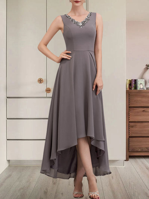 Vestido de corte A, escote en V, asimétrico, de gasa, para la madre de la novia, con lentejuelas y pedrería.