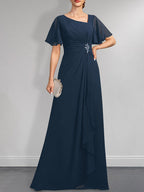 Robe de mariée asymétrique en mousseline de soie, coupe trapèze, longueur au sol, ornée de plis, de perles et de sequins, idéale pour la mère de la mariée.