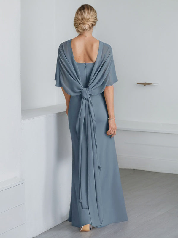 Robe fourreau longue en mousseline de soie pour la mère de la mariée, ornée de volants cascade, avec décolleté arrondi. 