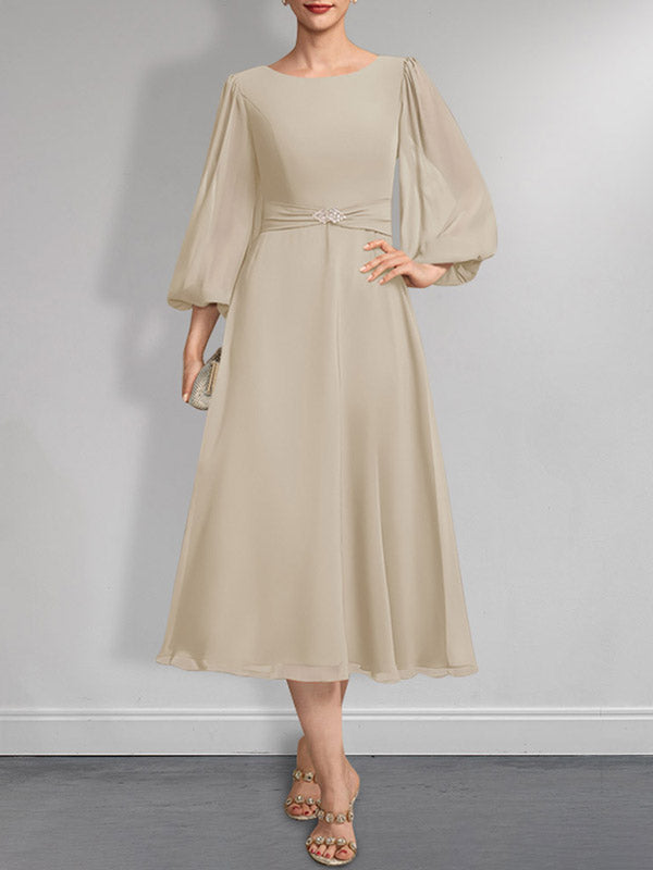 Vestido de chifón de corte A, largo té, para la madre de la novia, con escote redondo y broche de cristal plisado