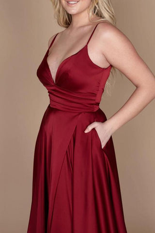 Robe de bal longue et simple de créateur avec fente latérale