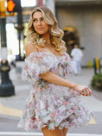 Vestido de fiesta estampado floral con hombros descubiertos