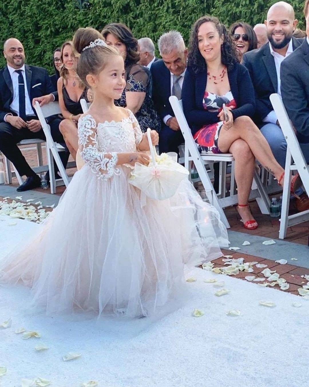 Robe de demoiselle d'honneur en tulle et dentelle à manches longues avec nœud papillon
