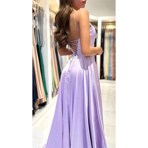 Robe de soirée longue en satin à bretelles spaghetti et fente