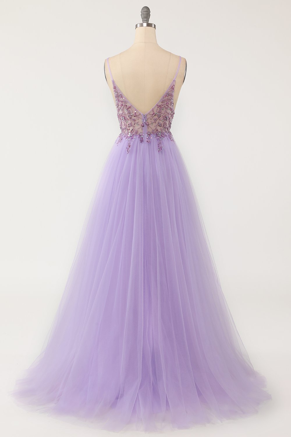 Robe de bal en tulle ornée de perles légères