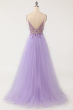 Robe de bal en tulle ornée de perles légères