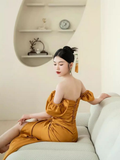 Robe de bal jaune plissée à épaules dénudées et fente Y7598