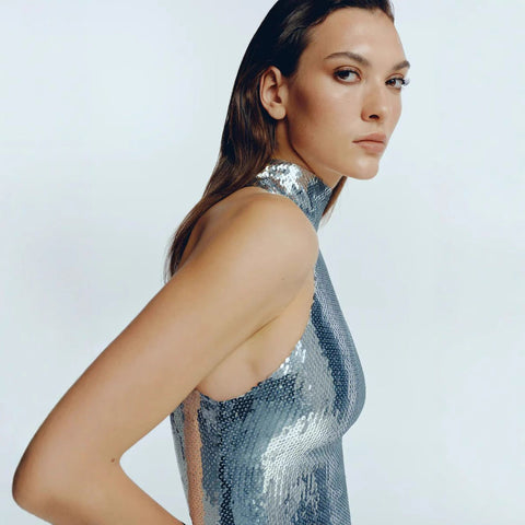 Robe de bal longue fendue à sequins et manches longues 