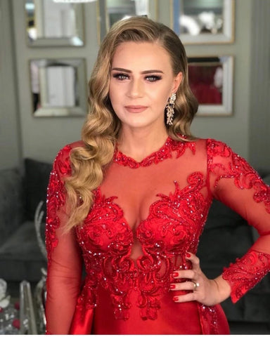 Robe de bal sirène rouge avec surjupe ornée d'appliqués et de perles