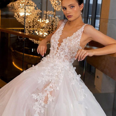 Appliques Wedding Dresses For Women Sexy Backless V-neck Bridal Gown Spaghetti Strap Elegant Bohemian Princess Dress
