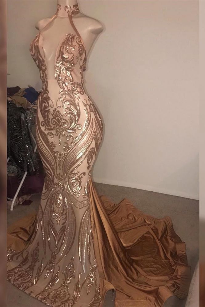 Elegante vestido de fiesta largo hasta el suelo estilo sirena con escote halter en V profundo