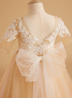 Vestido de princesa para niñas con detalles de encaje 
