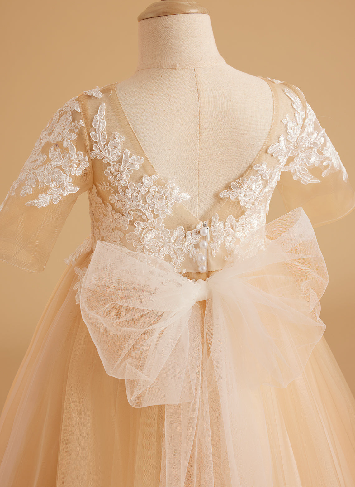 Vestido de princesa para niñas con detalles de encaje 