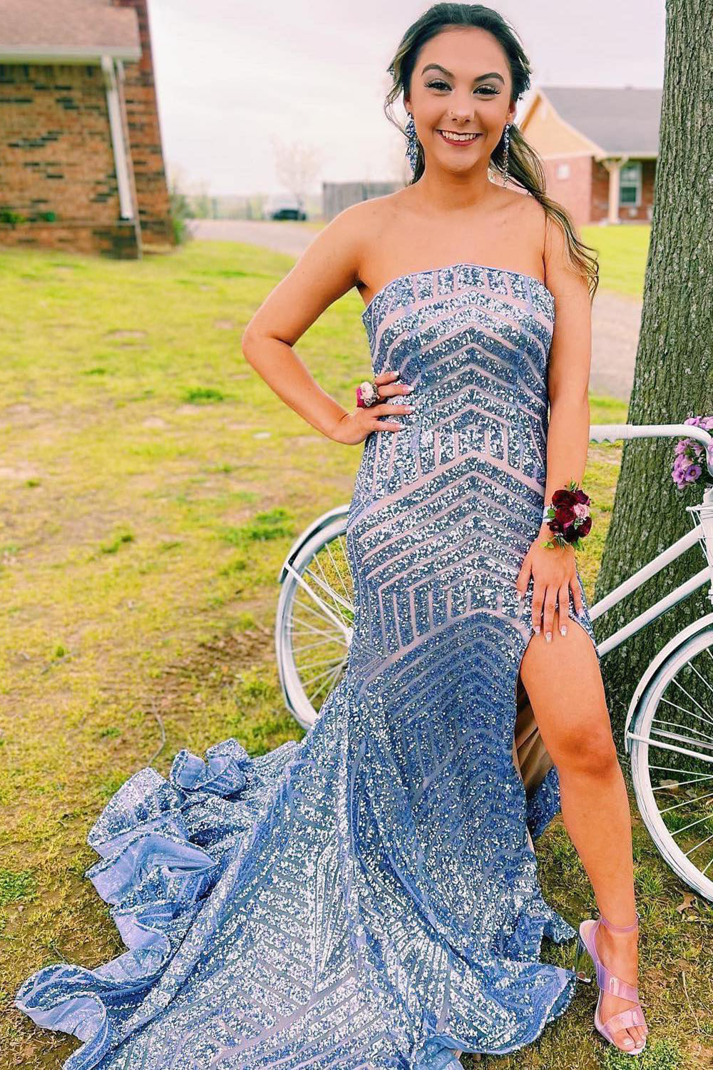 Robe de bal longue bustier à sequins bleu ciel