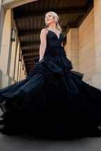 Vestido largo de fiesta de tirantes finos con corte en A