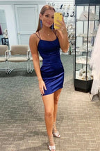 Robe de bal bleu roi moulante et simple