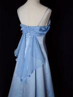 Robe de soirée élégante en satin bleu à fines bretelles, coupe trapèze, longue, idéale pour les fêtes et les bals de fin d'année (Y7557)
