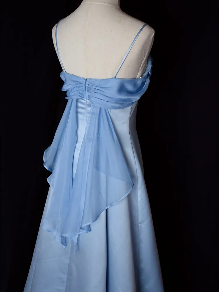 Robe de soirée élégante en satin bleu à fines bretelles, coupe trapèze, longue, idéale pour les fêtes et les bals de fin d'année (Y7557)