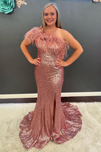 Robe de bal longue sirène sans bretelles à sequins bleu clair et plumes