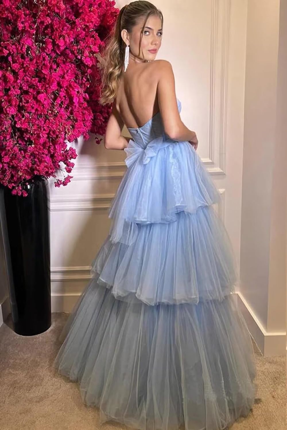 Vestido largo de fiesta de tul con volantes escalonados y corte en A