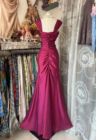 Elegante vestido de noche rosa estilo sirena con fruncido de satén Y8161