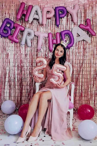 Vestido de dama de honor con apliques de gasa, escote largo en V, cuentas y abertura. 