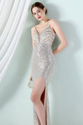 Robe de bal fourreau argentée à sequins avec fente