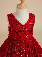 Deslumbrante vestido de princesa rojo con lentejuelas, escote en V y cola para niñas 