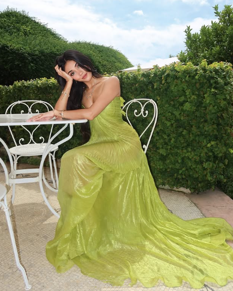 Robe de bal longue verte sexy à fines bretelles Y7925