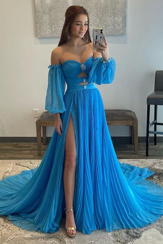 Vestido largo de fiesta azul con escote corazón y corte en A con abertura frontal