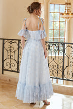 Robe de bal longue bleu clair, coupe princesse, épaules dénudées
