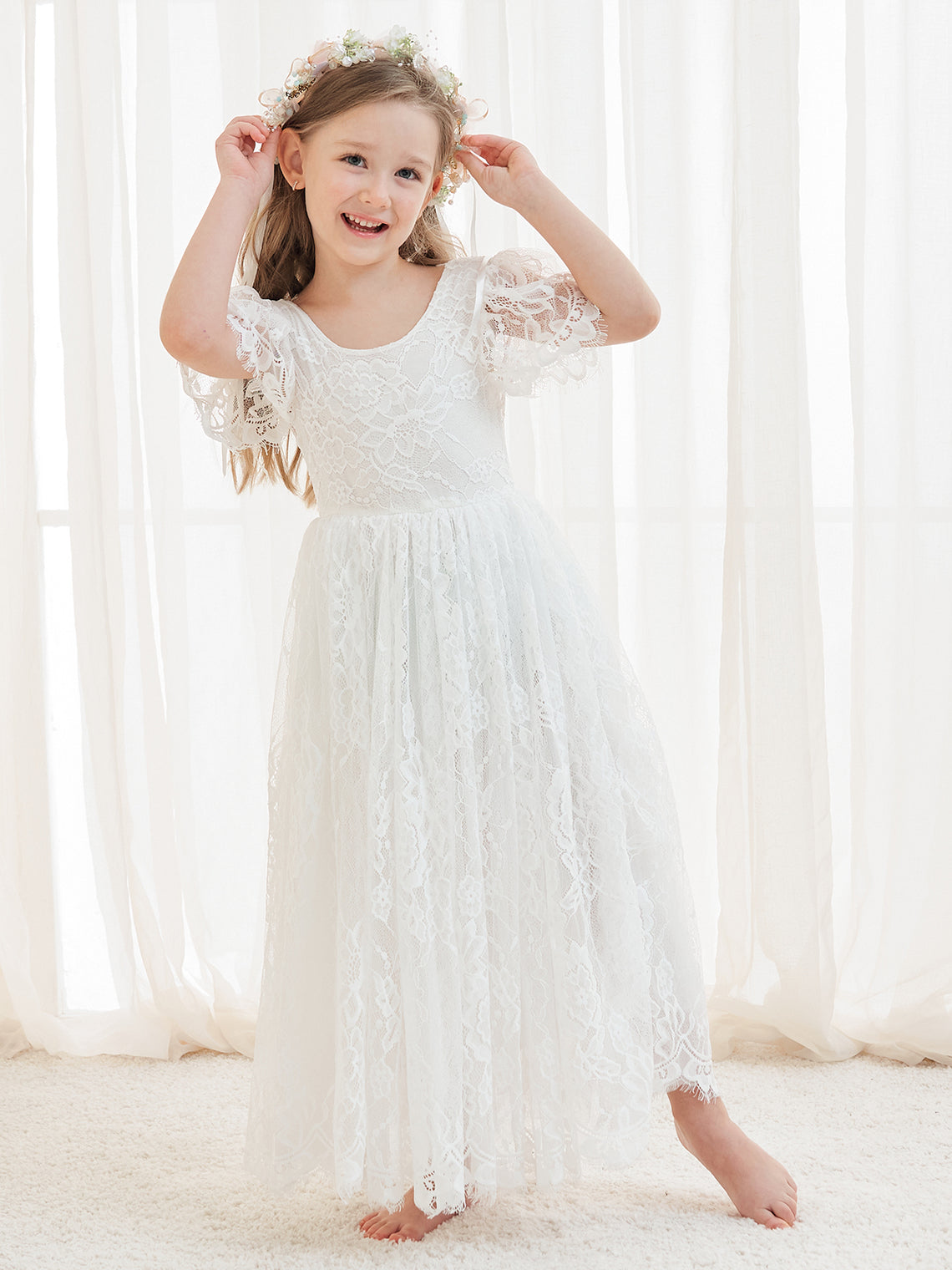 Vestido boho de niña de las flores color marfil, corte en A, de encaje y largo hasta el tobillo 
