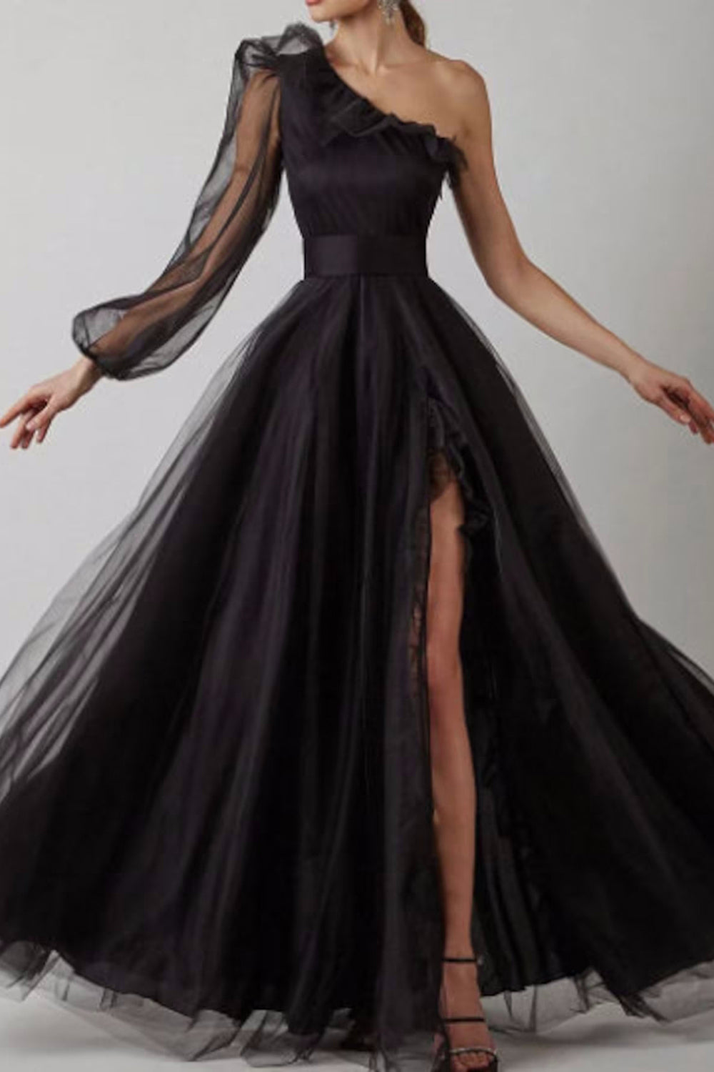 Vestido largo de fiesta negro de corte A con un solo hombro y mangas largas