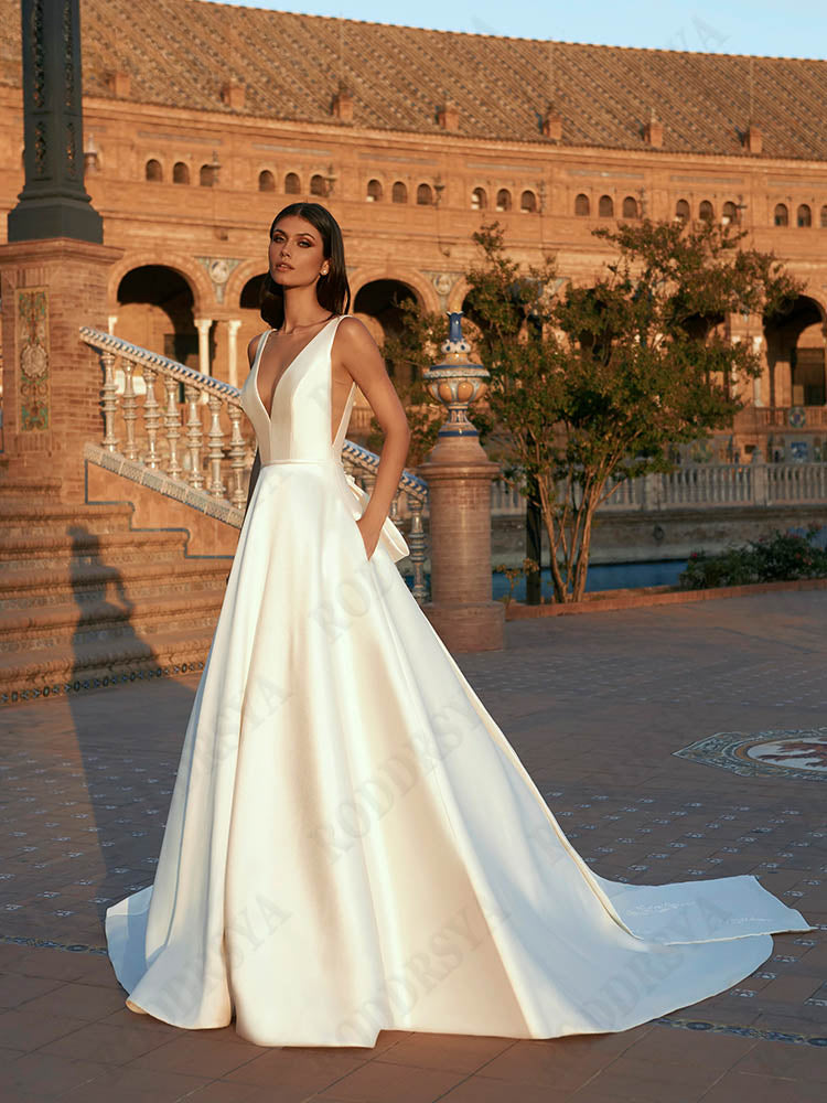 Spaghetti Straps V-Neck Vestido De Novia Sleeveless Appliques Satin Bride Party Backless A-Line Wedding Dress For Women