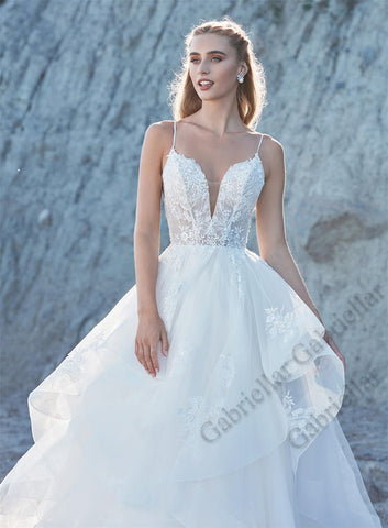 Delicate Ruffled Spaghetti Straps Wedding Dresses V-neck Appliques A-line Wedding Gowns Abito Da Sposa Customer Made