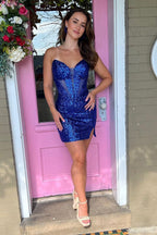 Vestido de fiesta azul real ajustado con escote corazón y corsé brillante con lentejuelas