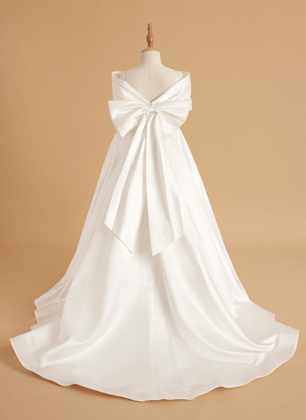 Robe de bal princesse élégante en satin ivoire avec traîne et nœud pour demoiselles d'honneur 