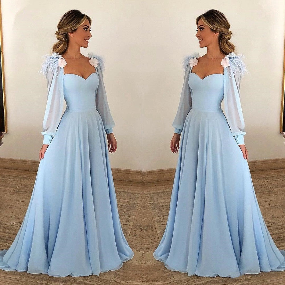 Robe de bal bleu ciel à manches longues en mousseline, décolleté cœur