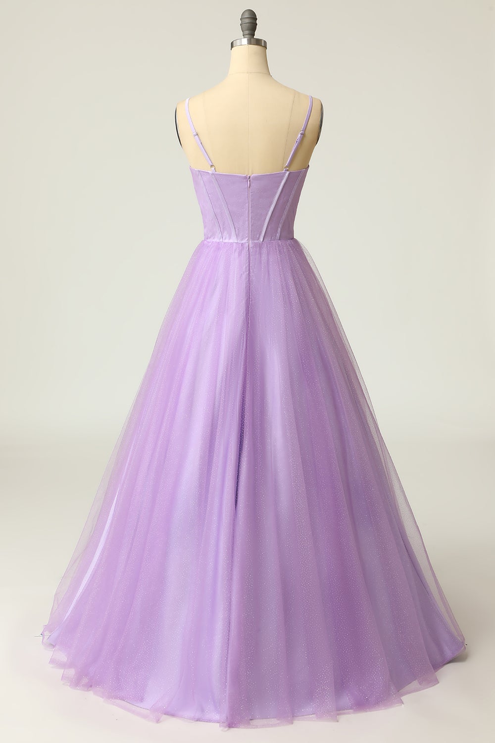 Vestido largo de fiesta lila claro con tirantes finos y corte en A