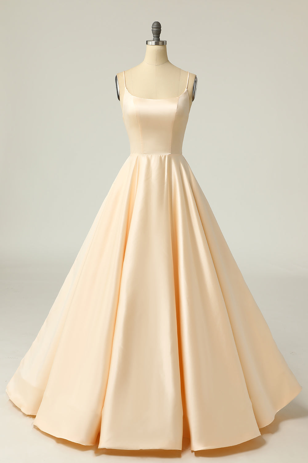 Robe de bal dos nu en satin bleu royal