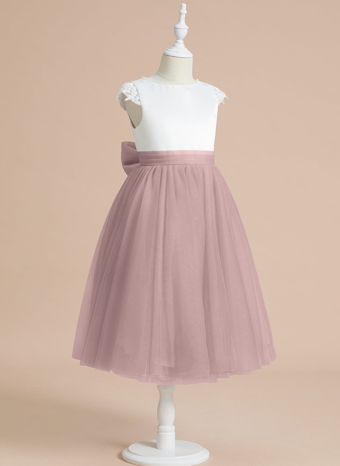 Vestido de niña de las flores para la Primera Comunión, corte en A, satén y tul, hasta la rodilla. 