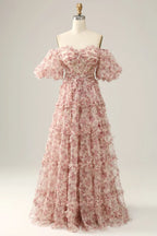 Magnifique robe de bal bustier rose à imprimé floral, coupe trapèze, épaules dénudées et traîne.